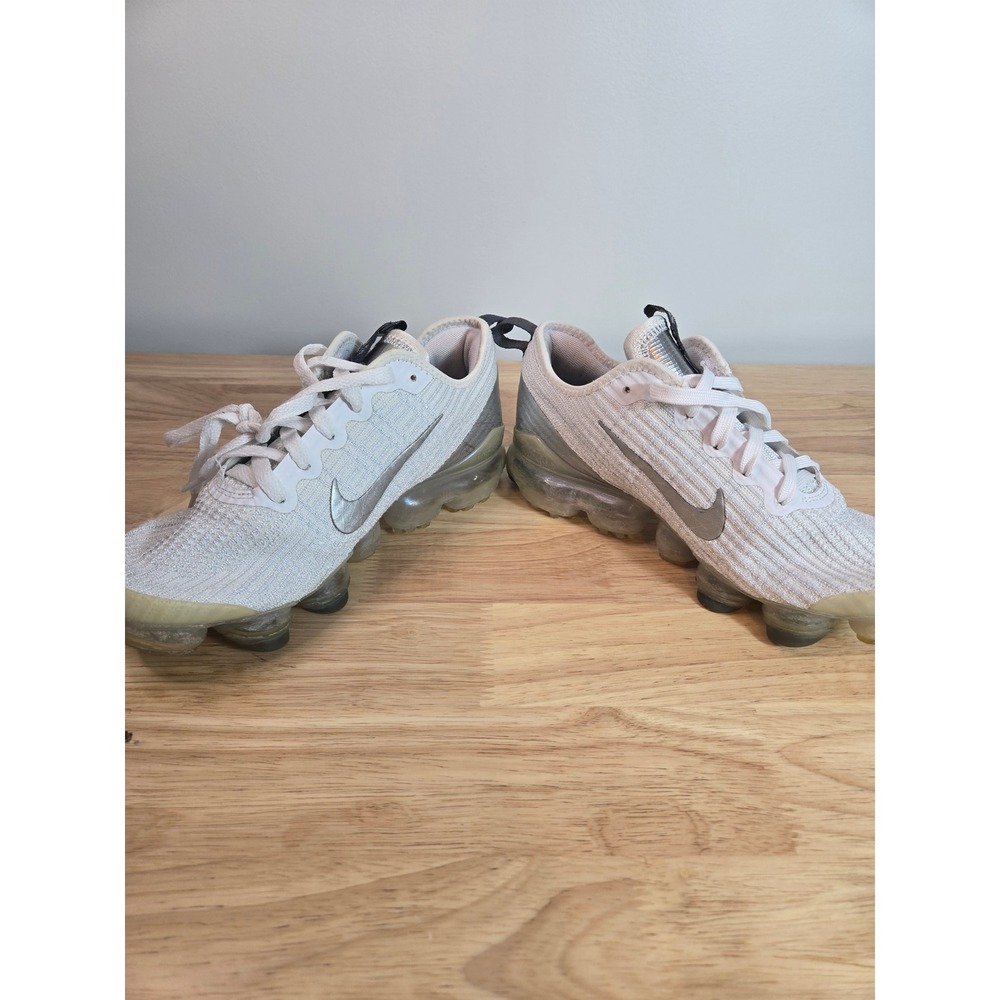 **Nike Air Max White Metallic Silver Sneakers Youth 5.5Y / Women's 7** - Picture 4 of 9